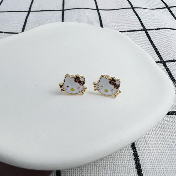 Hello Kitty Jewelry - 💖 Hello Kitty Stud Earrings